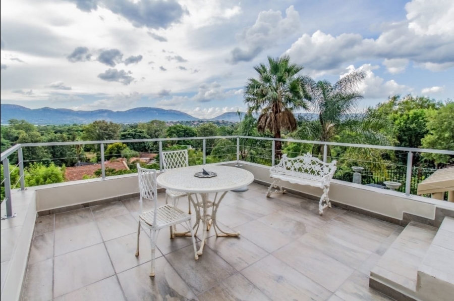 5 Bedroom Property for Sale in Meerhof North West